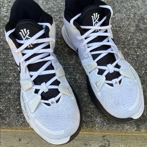 Nike KYRIE Vll White/Black 7TB